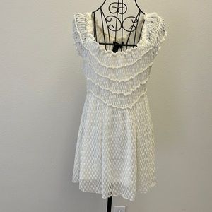 MAX EDITION CREAM COLORED CUTE TOP